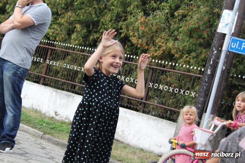 Zdjęcie w galerii na portalu naszraciborz.pl: Ulewa nie przeszkodziła w zabawie dożynkowej w Wojnowicach  wiadomości z regionu