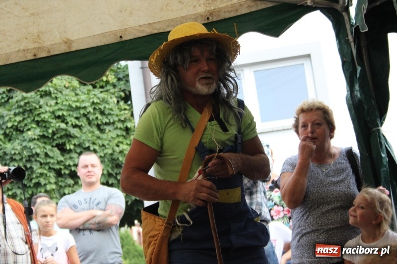 Zdjęcie w galerii na portalu naszraciborz.pl: Ulewa nie przeszkodziła w zabawie dożynkowej w Wojnowicach  wiadomości z regionu