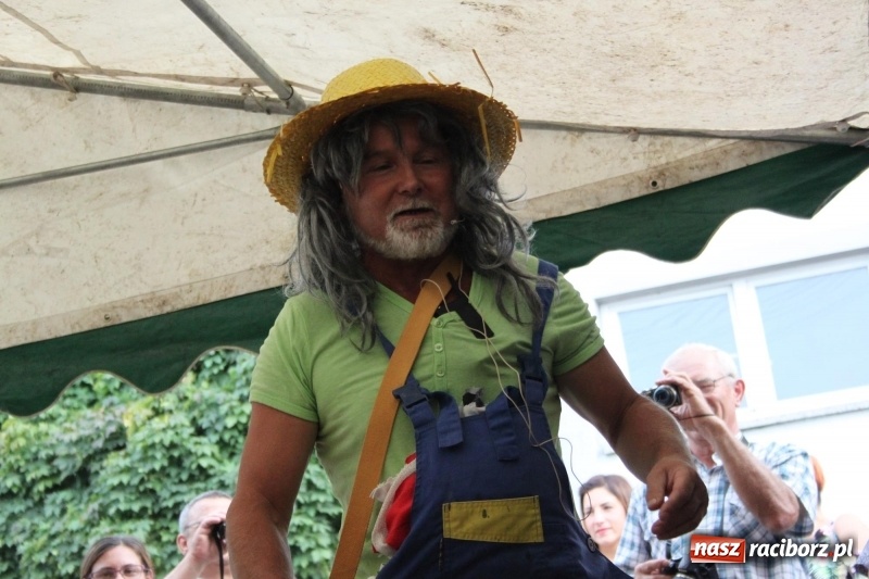 Zdjęcie w galerii na portalu naszraciborz.pl: Ulewa nie przeszkodziła w zabawie dożynkowej w Wojnowicach  wiadomości z regionu