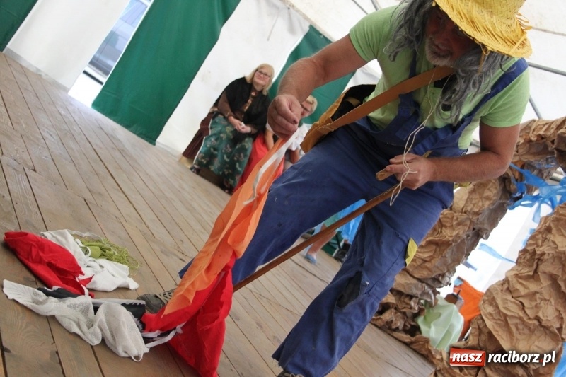 Zdjęcie w galerii na portalu naszraciborz.pl: Ulewa nie przeszkodziła w zabawie dożynkowej w Wojnowicach  wiadomości z regionu