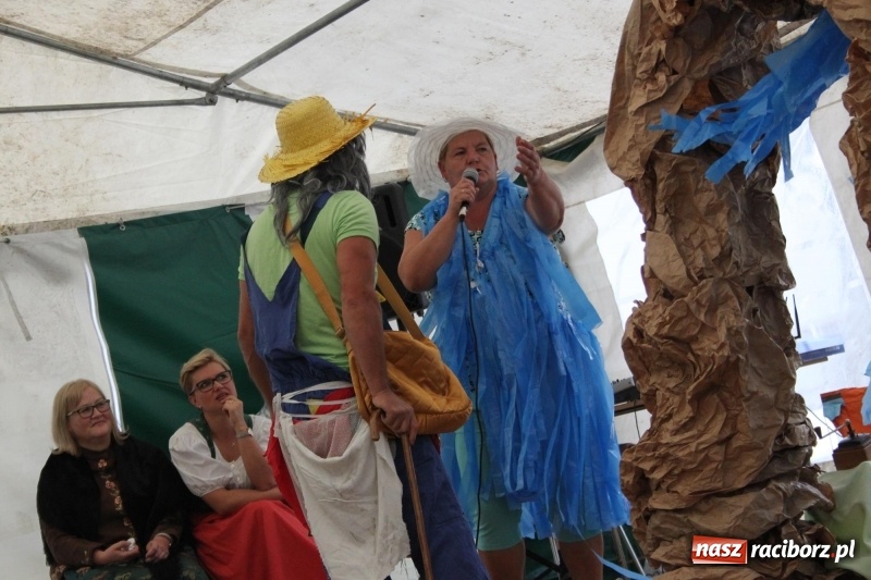 Zdjęcie w galerii na portalu naszraciborz.pl: Ulewa nie przeszkodziła w zabawie dożynkowej w Wojnowicach  wiadomości z regionu
