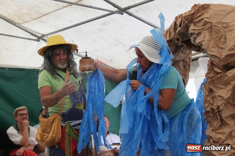Zdjęcie w galerii na portalu naszraciborz.pl: Ulewa nie przeszkodziła w zabawie dożynkowej w Wojnowicach  wiadomości z regionu