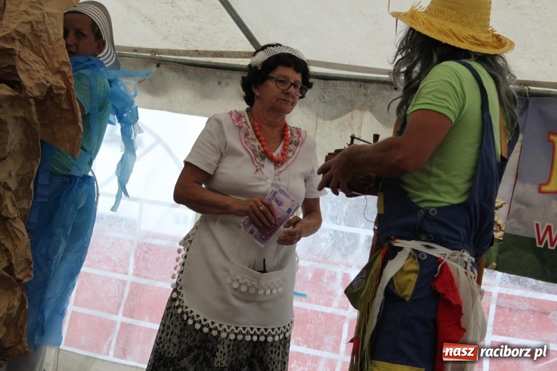 Zdjęcie w galerii na portalu naszraciborz.pl: Ulewa nie przeszkodziła w zabawie dożynkowej w Wojnowicach  wiadomości z regionu