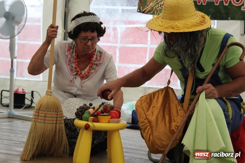 Zdjęcie w galerii na portalu naszraciborz.pl: Ulewa nie przeszkodziła w zabawie dożynkowej w Wojnowicach  wiadomości z regionu