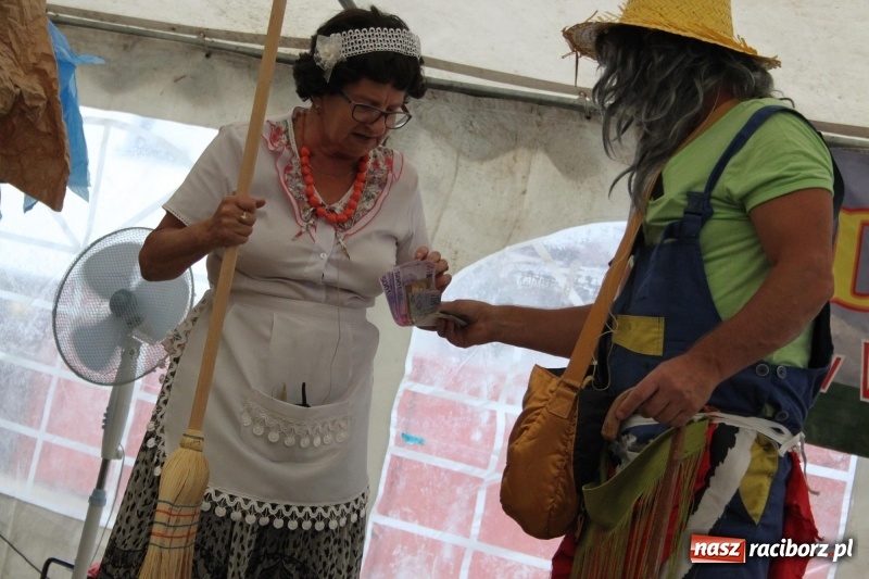 Zdjęcie w galerii na portalu naszraciborz.pl: Ulewa nie przeszkodziła w zabawie dożynkowej w Wojnowicach  wiadomości z regionu