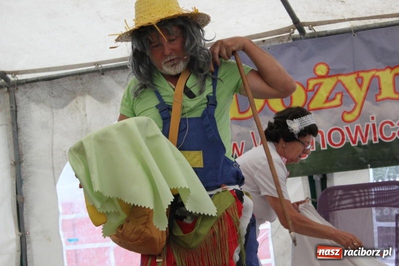Zdjęcie w galerii na portalu naszraciborz.pl: Ulewa nie przeszkodziła w zabawie dożynkowej w Wojnowicach  wiadomości z regionu