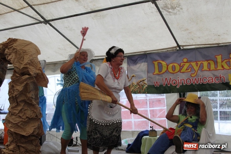 Zdjęcie w galerii na portalu naszraciborz.pl: Ulewa nie przeszkodziła w zabawie dożynkowej w Wojnowicach  wiadomości z regionu