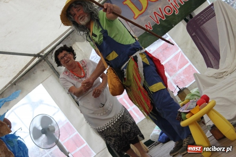 Zdjęcie w galerii na portalu naszraciborz.pl: Ulewa nie przeszkodziła w zabawie dożynkowej w Wojnowicach  wiadomości z regionu