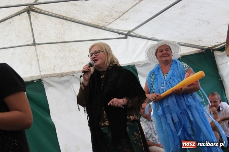 Zdjęcie w galerii na portalu naszraciborz.pl: Ulewa nie przeszkodziła w zabawie dożynkowej w Wojnowicach  wiadomości z regionu