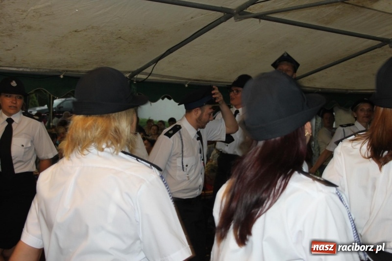 Zdjęcie w galerii na portalu naszraciborz.pl: Ulewa nie przeszkodziła w zabawie dożynkowej w Wojnowicach  wiadomości z regionu