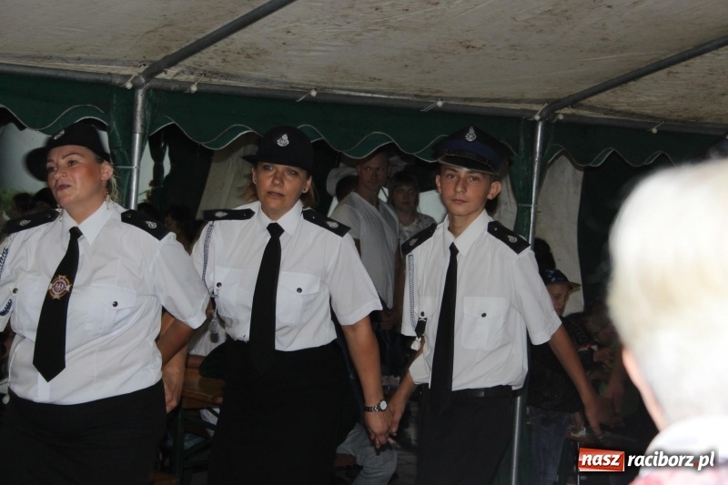 Zdjęcie w galerii na portalu naszraciborz.pl: Ulewa nie przeszkodziła w zabawie dożynkowej w Wojnowicach  wiadomości z regionu