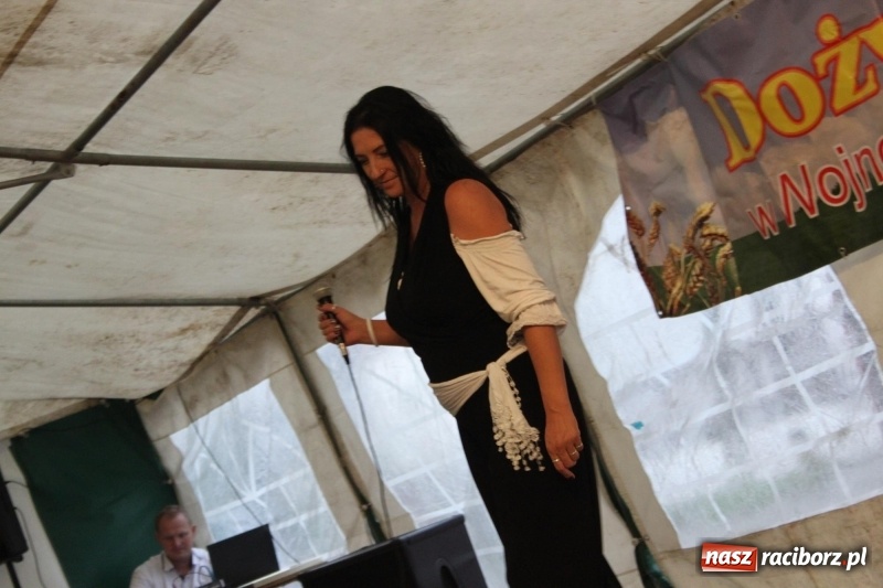 Zdjęcie w galerii na portalu naszraciborz.pl: Ulewa nie przeszkodziła w zabawie dożynkowej w Wojnowicach  wiadomości z regionu