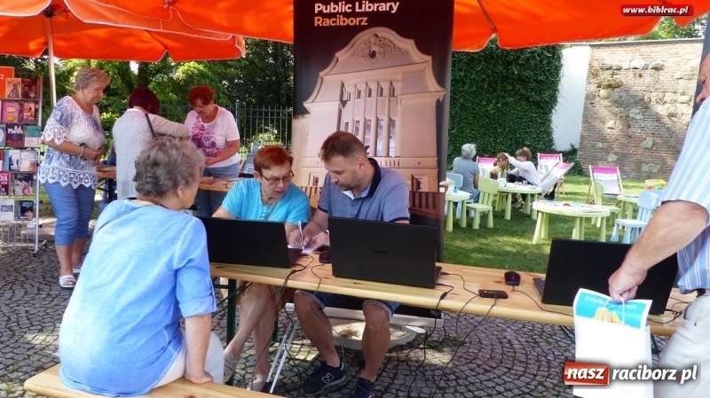 Zdjęcie w galerii na portalu naszraciborz.pl: Śląskie Senioralia z raciborską biblioteką wiadomości z regionu