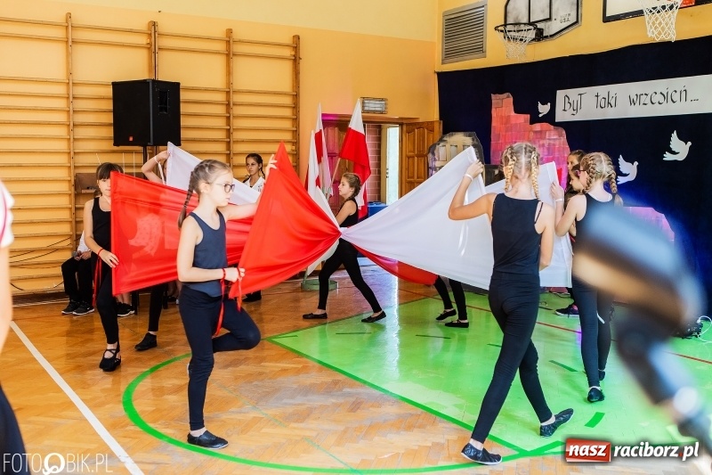 Zdjęcie w galerii na portalu naszraciborz.pl: Miejska inauguracja roku szkolnego w SP 13 wiadomości z regionu