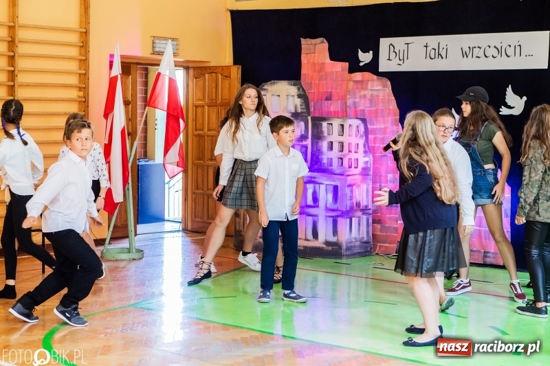 Zdjęcie w galerii na portalu naszraciborz.pl: Miejska inauguracja roku szkolnego w SP 13 wiadomości z regionu