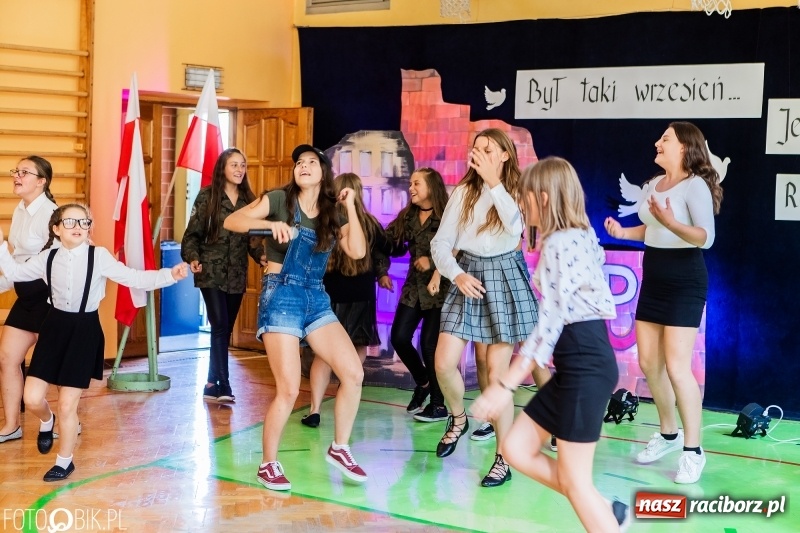 Zdjęcie w galerii na portalu naszraciborz.pl: Miejska inauguracja roku szkolnego w SP 13 wiadomości z regionu