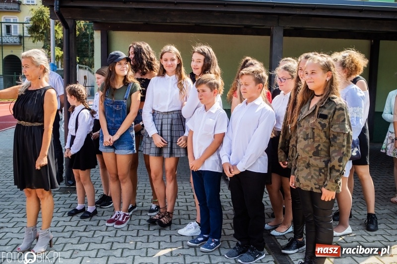 Zdjęcie w galerii na portalu naszraciborz.pl: Miejska inauguracja roku szkolnego w SP 13 wiadomości z regionu