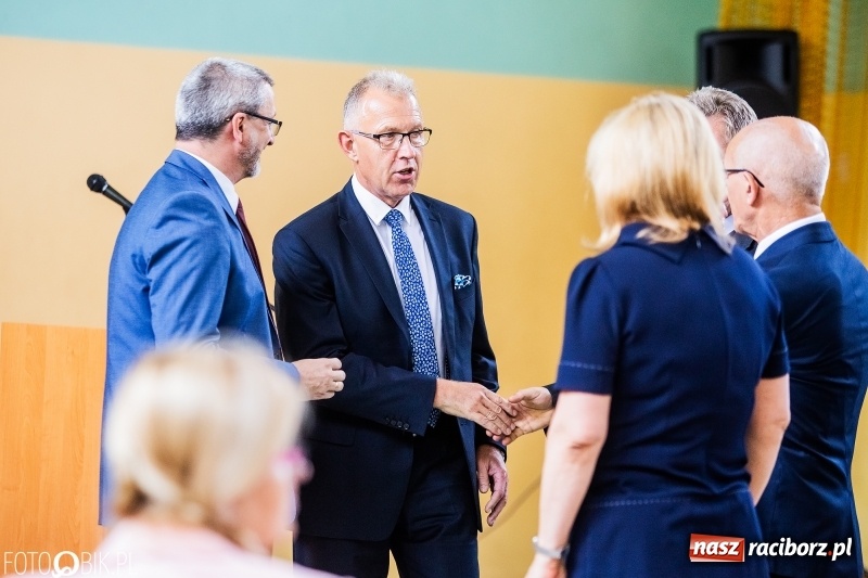 Zdjęcie w galerii na portalu naszraciborz.pl: Kędy książę Sławomir żelaznym swym barkiem... Powiatowa Inauguracja w Mechaniku  wiadomości z regionu