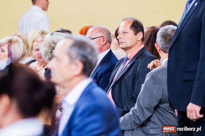 Zdjęcie w galerii na portalu naszraciborz.pl: Kędy książę Sławomir żelaznym swym barkiem... Powiatowa Inauguracja w Mechaniku  wiadomości z regionu