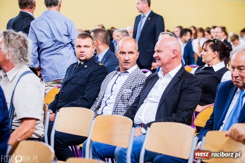 Zdjęcie w galerii na portalu naszraciborz.pl: Kędy książę Sławomir żelaznym swym barkiem... Powiatowa Inauguracja w Mechaniku  wiadomości z regionu