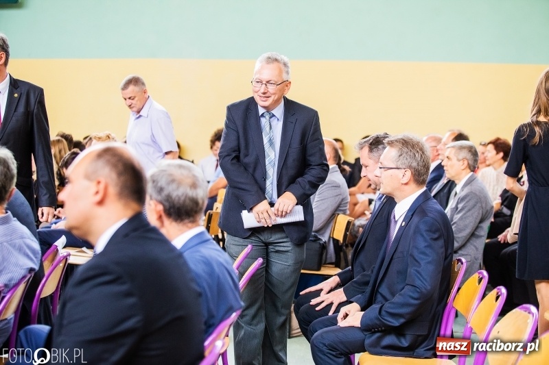 Zdjęcie w galerii na portalu naszraciborz.pl: Kędy książę Sławomir żelaznym swym barkiem... Powiatowa Inauguracja w Mechaniku  wiadomości z regionu