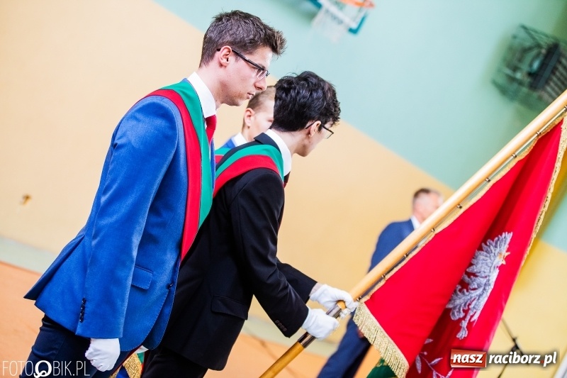 Zdjęcie w galerii na portalu naszraciborz.pl: Kędy książę Sławomir żelaznym swym barkiem... Powiatowa Inauguracja w Mechaniku  wiadomości z regionu