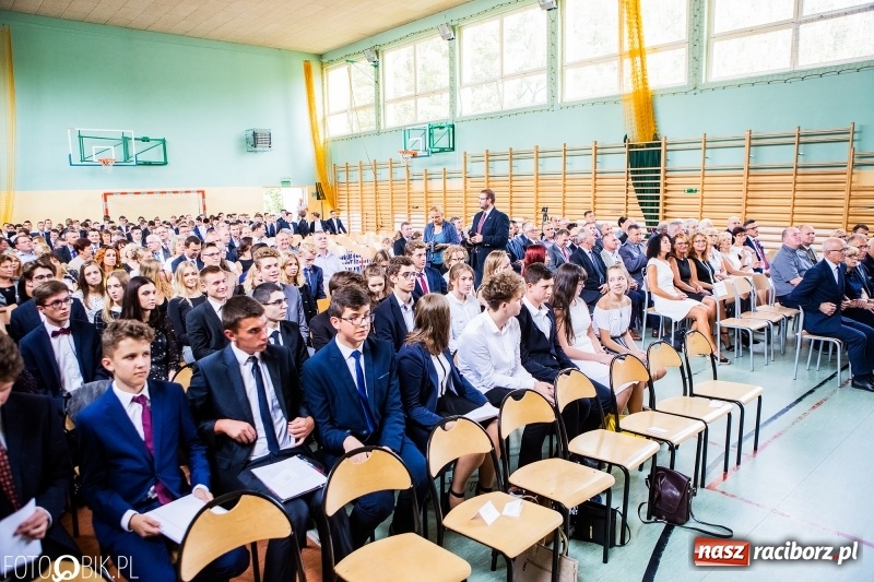 Zdjęcie w galerii na portalu naszraciborz.pl: Kędy książę Sławomir żelaznym swym barkiem... Powiatowa Inauguracja w Mechaniku  wiadomości z regionu