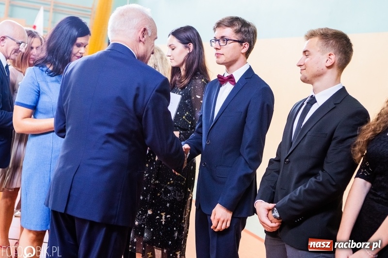 Zdjęcie w galerii na portalu naszraciborz.pl: Kędy książę Sławomir żelaznym swym barkiem... Powiatowa Inauguracja w Mechaniku  wiadomości z regionu