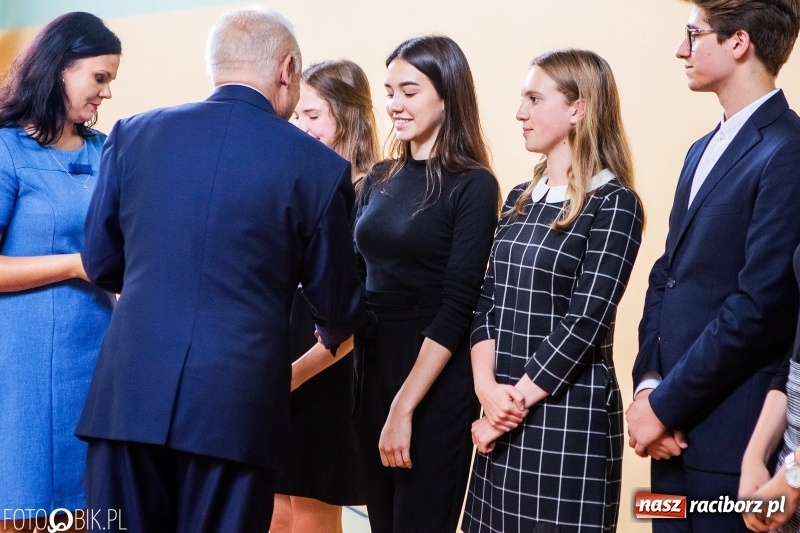 Zdjęcie w galerii na portalu naszraciborz.pl: Kędy książę Sławomir żelaznym swym barkiem... Powiatowa Inauguracja w Mechaniku  wiadomości z regionu