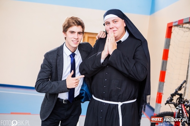 Zdjęcie w galerii na portalu naszraciborz.pl: Kędy książę Sławomir żelaznym swym barkiem... Powiatowa Inauguracja w Mechaniku  wiadomości z regionu