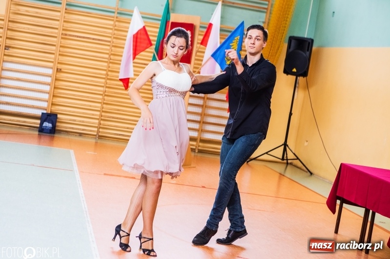 Zdjęcie w galerii na portalu naszraciborz.pl: Kędy książę Sławomir żelaznym swym barkiem... Powiatowa Inauguracja w Mechaniku  wiadomości z regionu