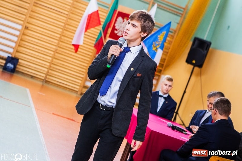 Zdjęcie w galerii na portalu naszraciborz.pl: Kędy książę Sławomir żelaznym swym barkiem... Powiatowa Inauguracja w Mechaniku  wiadomości z regionu