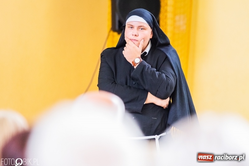 Zdjęcie w galerii na portalu naszraciborz.pl: Kędy książę Sławomir żelaznym swym barkiem... Powiatowa Inauguracja w Mechaniku  wiadomości z regionu