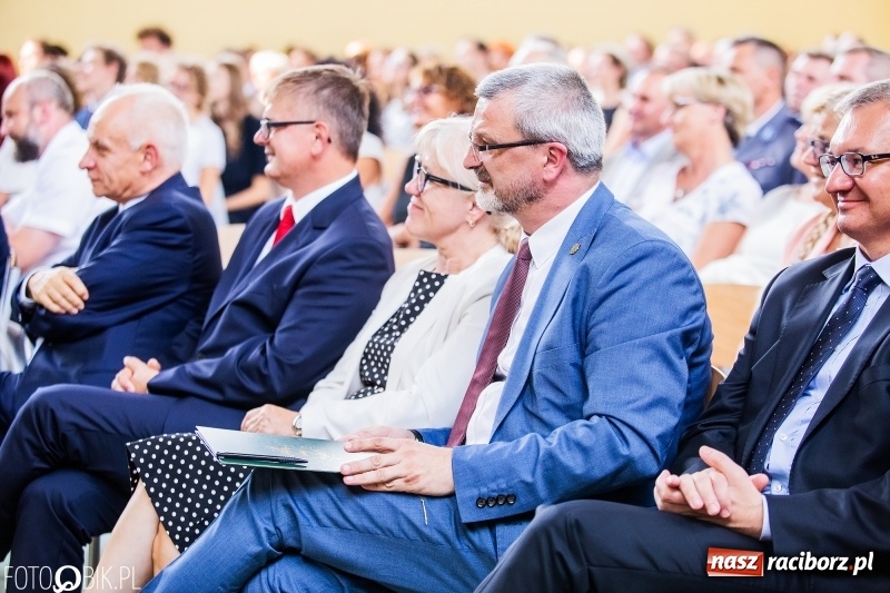 Zdjęcie w galerii na portalu naszraciborz.pl: Kędy książę Sławomir żelaznym swym barkiem... Powiatowa Inauguracja w Mechaniku  wiadomości z regionu