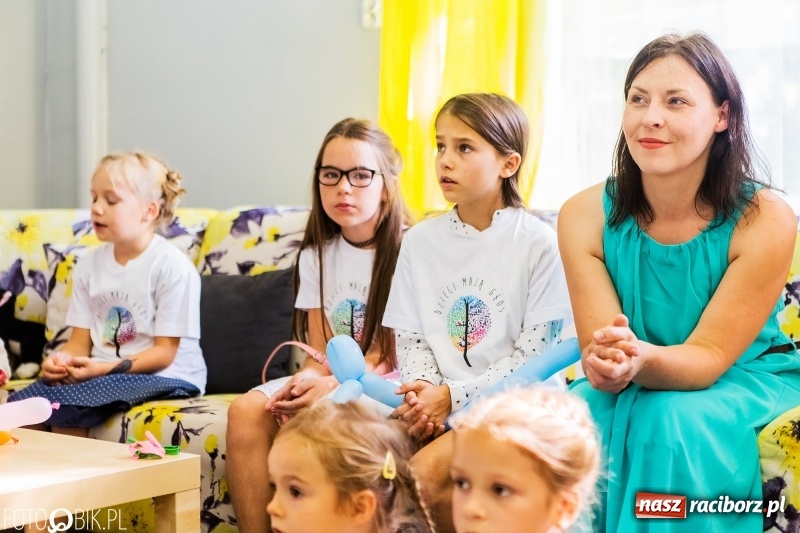 Zdjęcie w galerii na portalu naszraciborz.pl: Racibórz. Pierwszy dzwonek w szkole społecznej  wiadomości z regionu