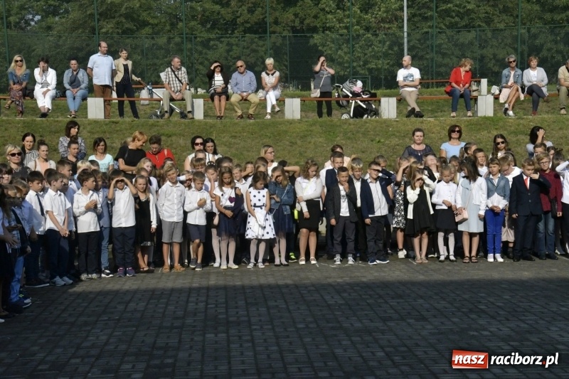 Zdjęcie w galerii na portalu naszraciborz.pl: SP 18 rozpoczęła rok szkolny z nowym dyrektorem wiadomości z regionu