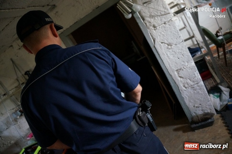 Zdjęcie w galerii na portalu naszraciborz.pl: Policja pokazała pocisk znaleziony na strychu przy Odrzańskiej  wiadomości z regionu