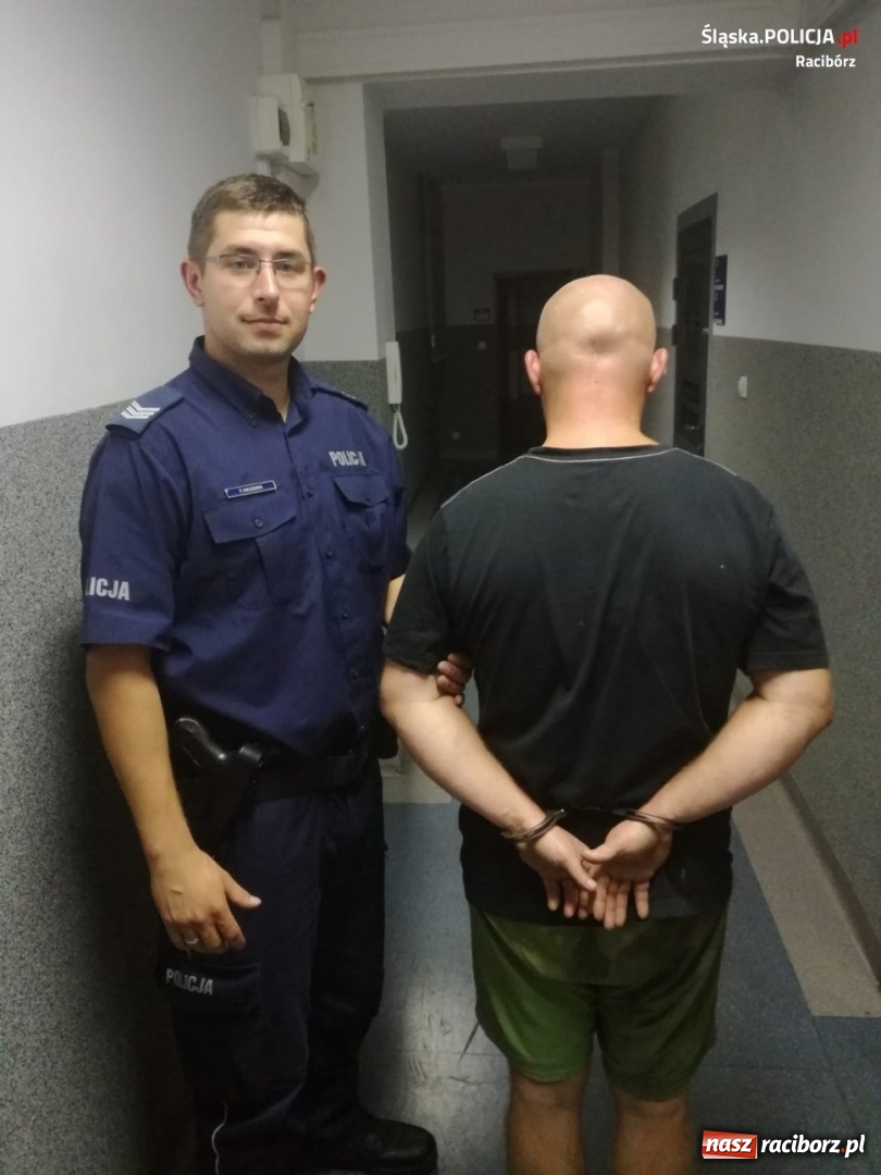 Zdjęcie w galerii na portalu naszraciborz.pl: Dzielnicowy z Kuźni zatrzymał złodzieja i odzyskał pieniądze  wiadomości z regionu