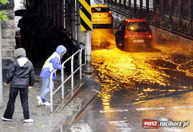 Zdjęcie w galerii na portalu naszraciborz.pl: Poziom wody w Odrze szybko rośnie wiadomości z regionu