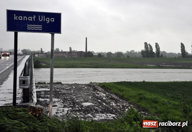Zdjęcie w galerii na portalu naszraciborz.pl: Poziom wody w Odrze szybko rośnie wiadomości z regionu