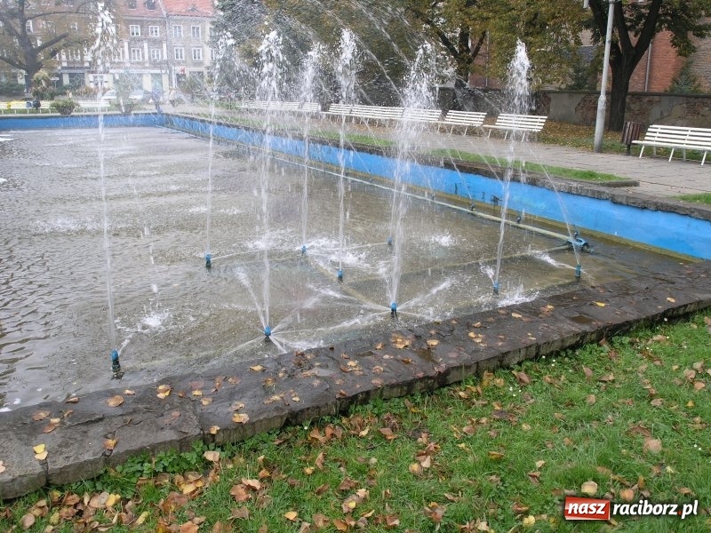 Zdjęcie w galerii na portalu naszraciborz.pl: Fontanna szwankuje na okrągło. Prezydent ujawnił przyczyny  wiadomości z regionu