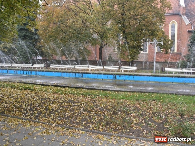 Zdjęcie w galerii na portalu naszraciborz.pl: Fontanna szwankuje na okrągło. Prezydent ujawnił przyczyny  wiadomości z regionu