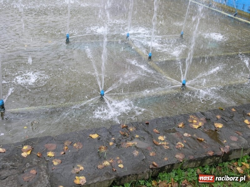 Zdjęcie w galerii na portalu naszraciborz.pl: Fontanna szwankuje na okrągło. Prezydent ujawnił przyczyny  wiadomości z regionu