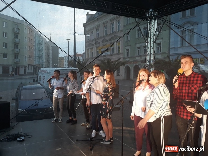 Zdjęcie w galerii na portalu naszraciborz.pl: Raciborski Miraż koncertował w Opawie wiadomości z regionu