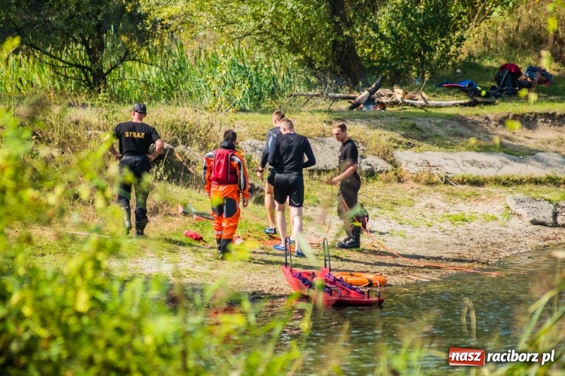 Zdjęcie w galerii na portalu naszraciborz.pl: Raciborscy strażacy odbyli ćwiczenia z ratownictwa wodnego wiadomości z regionu