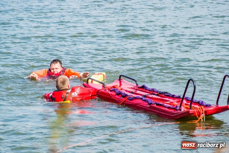 Zdjęcie w galerii na portalu naszraciborz.pl: Raciborscy strażacy odbyli ćwiczenia z ratownictwa wodnego wiadomości z regionu