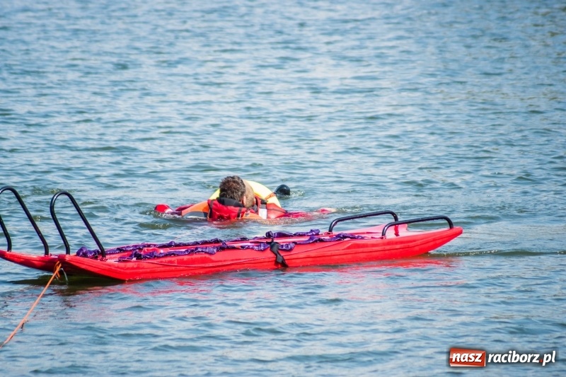 Zdjęcie w galerii na portalu naszraciborz.pl: Raciborscy strażacy odbyli ćwiczenia z ratownictwa wodnego wiadomości z regionu