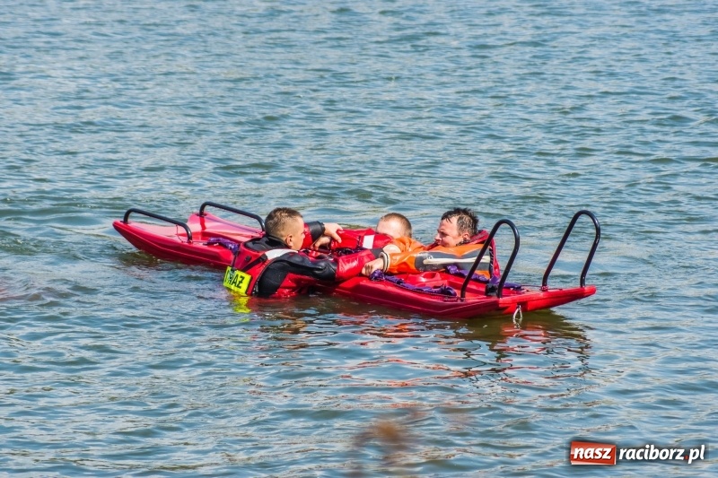Zdjęcie w galerii na portalu naszraciborz.pl: Raciborscy strażacy odbyli ćwiczenia z ratownictwa wodnego wiadomości z regionu