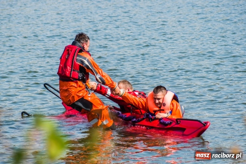 Zdjęcie w galerii na portalu naszraciborz.pl: Raciborscy strażacy odbyli ćwiczenia z ratownictwa wodnego wiadomości z regionu