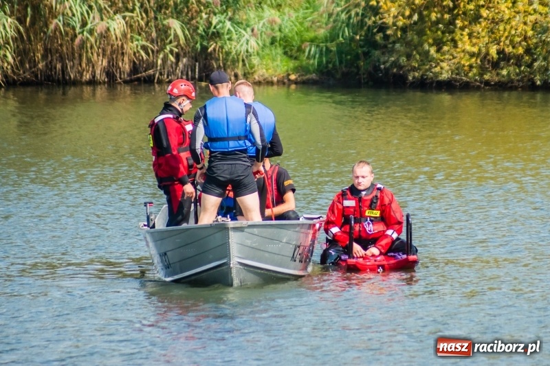 Zdjęcie w galerii na portalu naszraciborz.pl: Raciborscy strażacy odbyli ćwiczenia z ratownictwa wodnego wiadomości z regionu